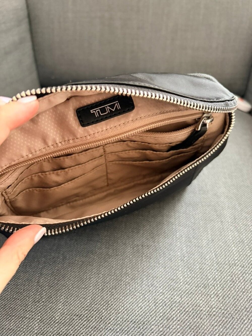 Tumi Belt Bag Nylon Crossbody - Picture 5 of 7